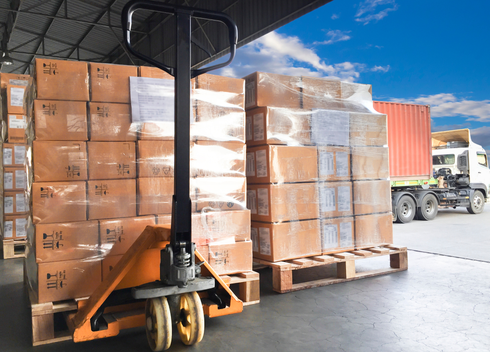 Zabezpieczenie towaru w pudłach na paletach przy użyciu rękawa termokurczliwego - sklep.grala.com.pl